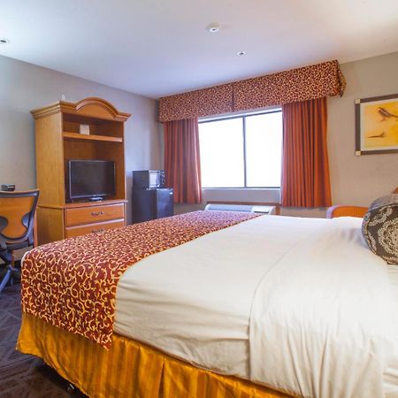 Ramada By Wyndham Barstow Hotel Exterior foto