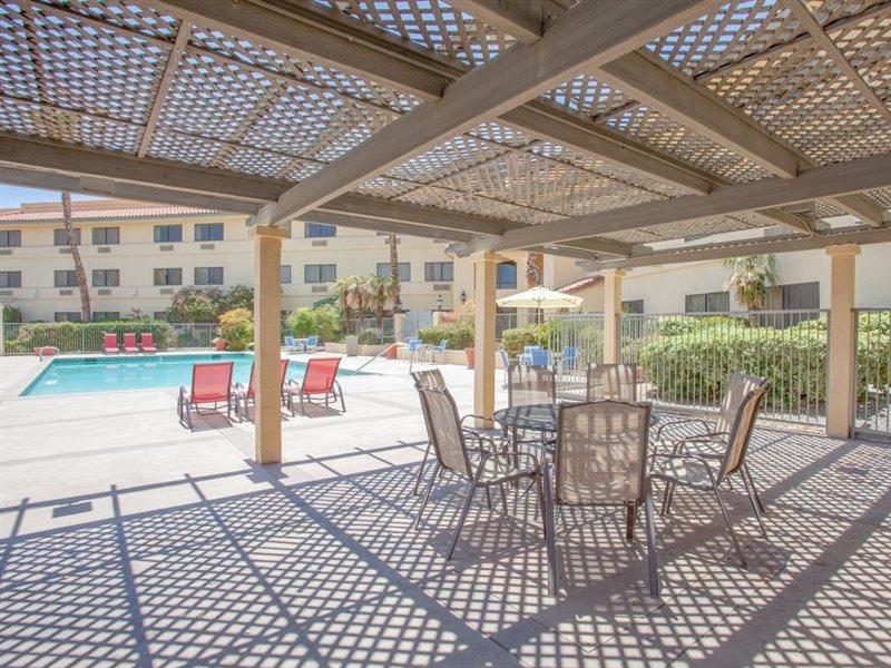 Ramada By Wyndham Barstow Hotel Exterior foto