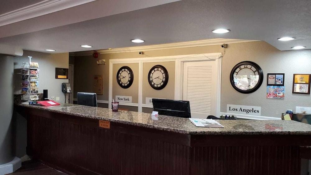 Ramada By Wyndham Barstow Hotel Exterior foto