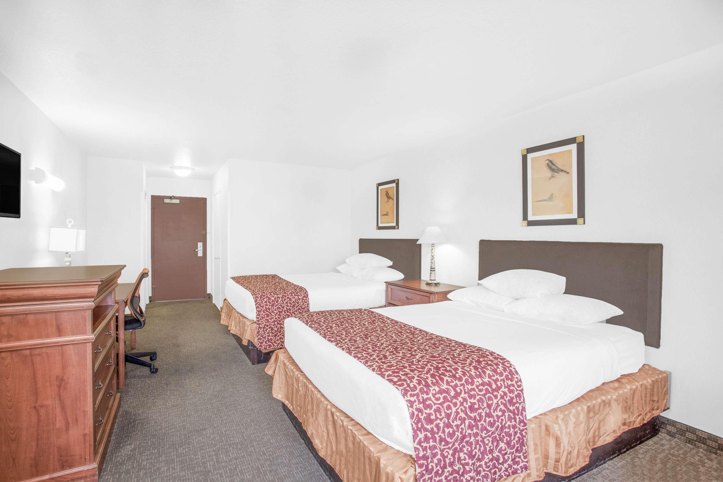 Ramada By Wyndham Barstow Hotel Exterior foto