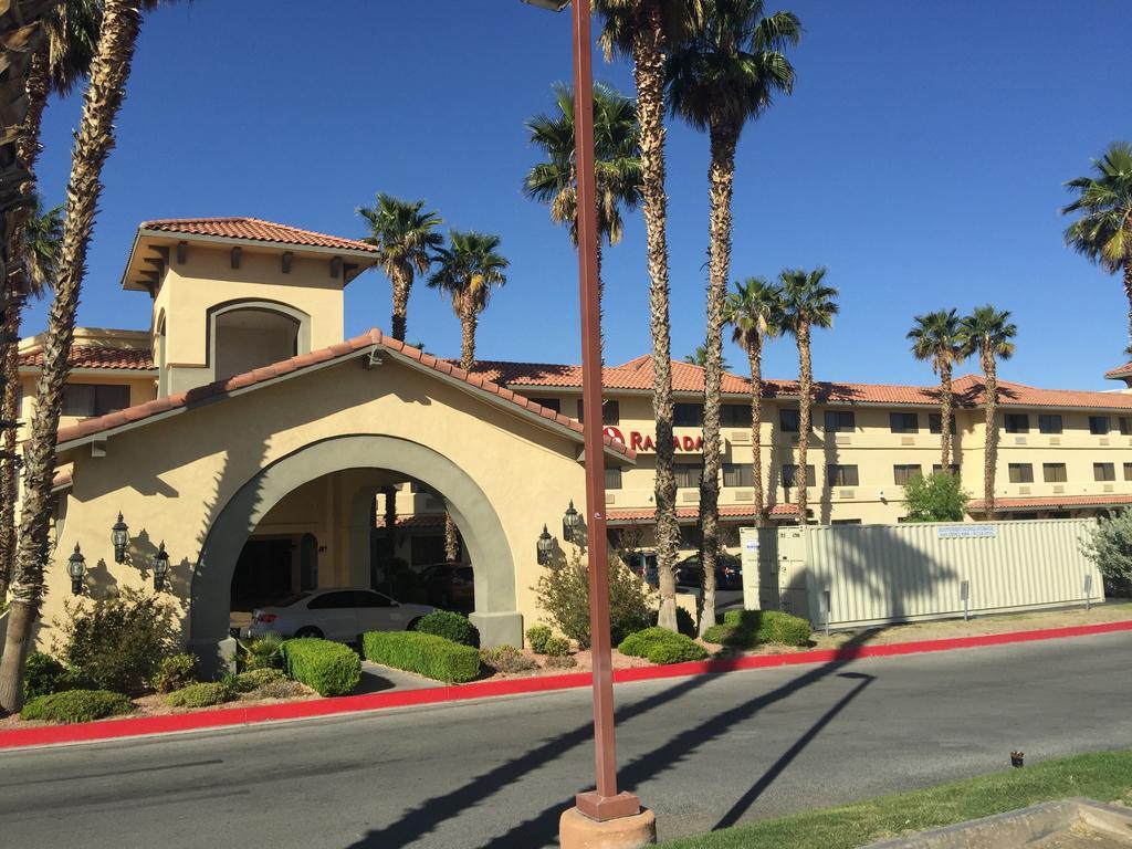 Ramada By Wyndham Barstow Hotel Exterior foto